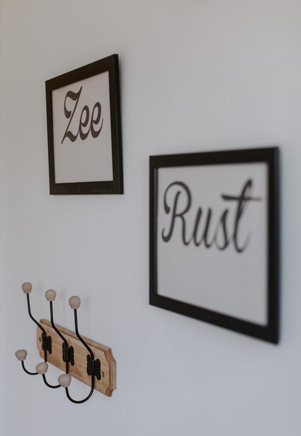 Zee Rust Apartment